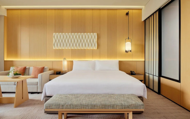 Secan Hotel Qingdao, Curio Collection By Hilton