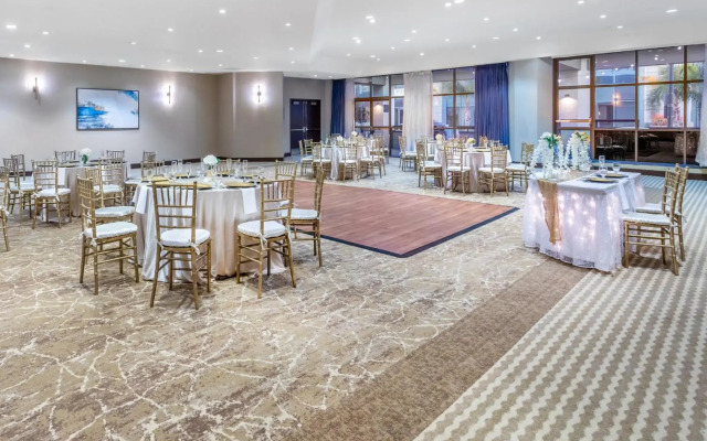 Crowne Plaza Los Angeles Harbor Hotel by IHG