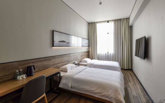 City Inn OCT Loft Branch