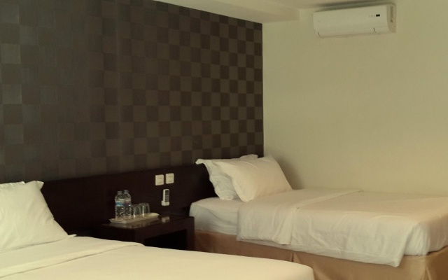 White Rock Lodge – Guest Rooms – Benoa
