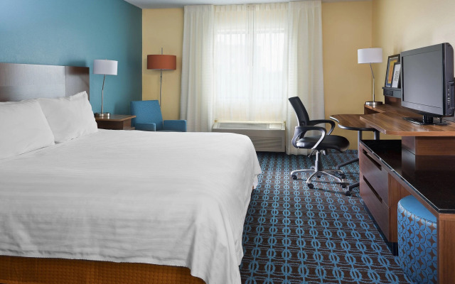 Fairfield Inn & Suites Lexington Keeneland Airport