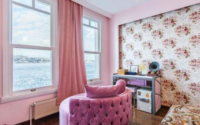 Luxurious Waterfront Mansion with Amazing Bosphorus View