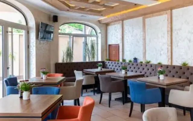 Garni Hotel Royal Crown