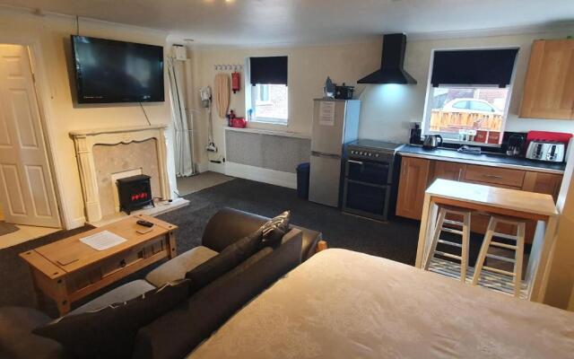 Sherwood Studio Annexe 1 Bedroom Entire Property