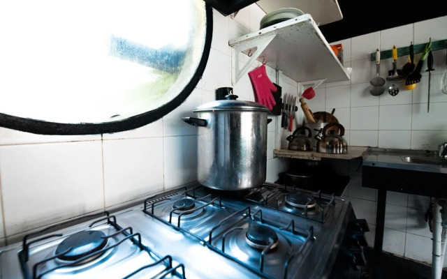 Mundaka Hostel y Bar - Adults Only