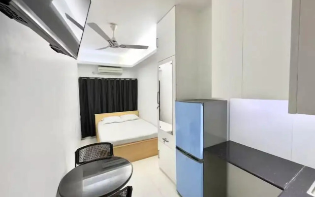 250 sqft 2 Studio Apt Pool and Sauna
