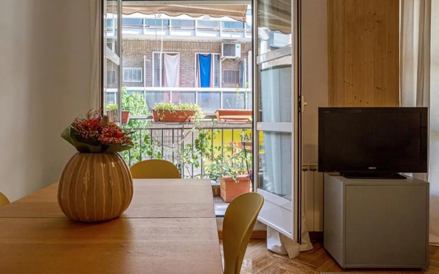 Cute 1 Bedroom Apartment with a Balcony
