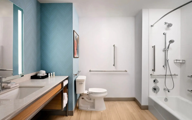 Hilton Garden Inn Grapevine at Silverlake Crossing
