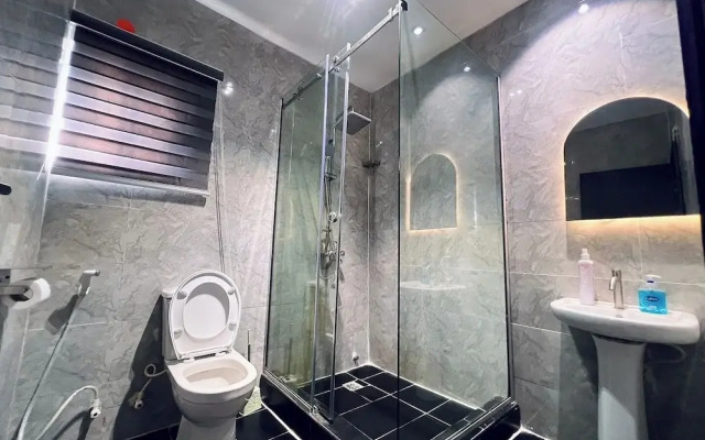 Shortlets Apartment by Tomi