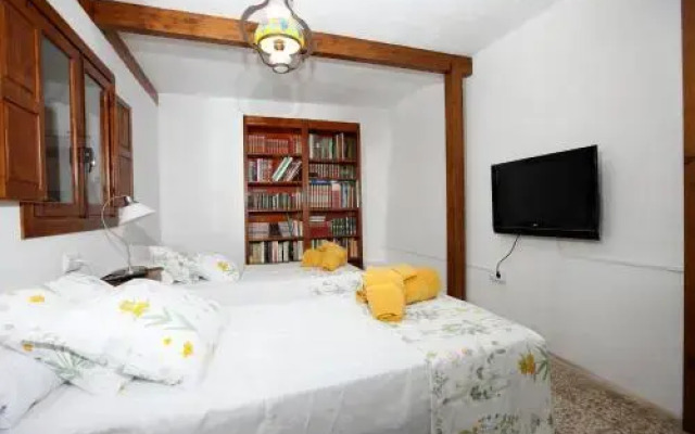 Candelaria's Mountain House (Pool & Sea Views)