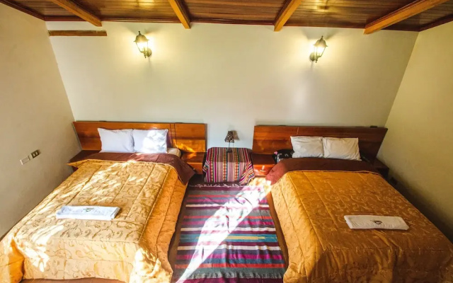 Yakumama Hostel y Restaurant