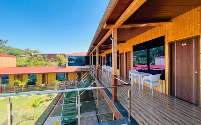 Arya Resort & Spa