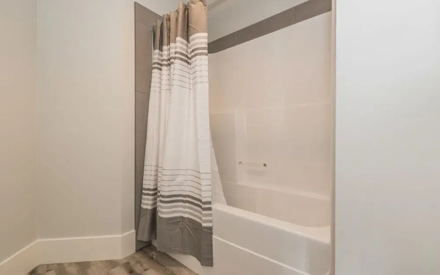 The Lodge on Harrison Lake