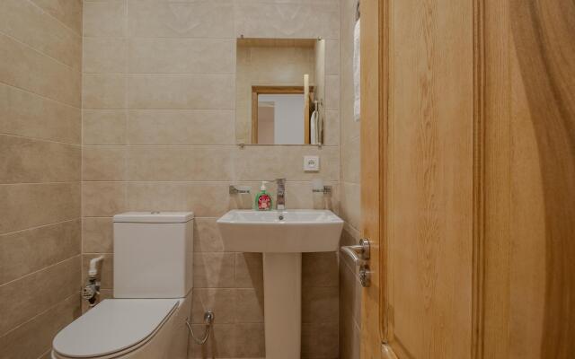 Stay Inn (Stay Inn) on Sayat-Nova Avenue 33