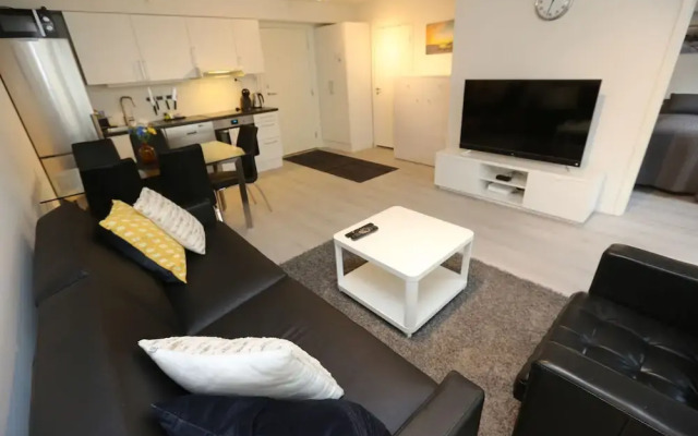 Sentral 3 roms top leilighet med gratis parkering