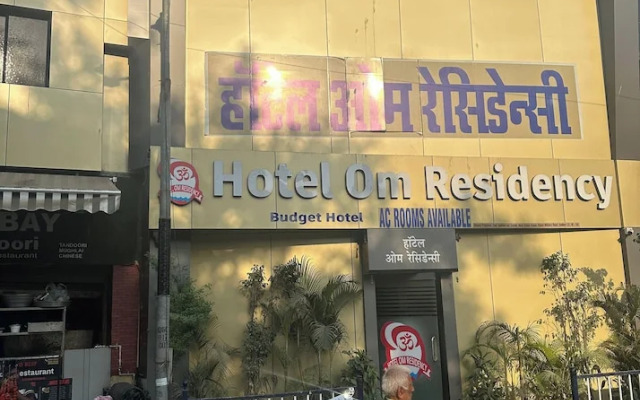 OYO 36061 Om Residency