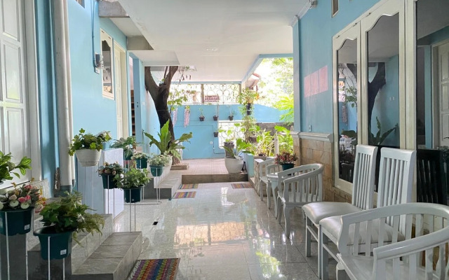 Guesthouse Putri Griya Fikarda by ZUZU