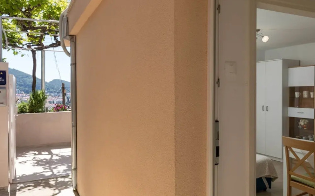Apartment Meet & Greet- Studio Apartment With Terrace and Sea View