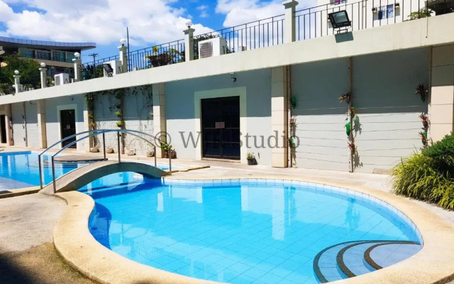 Centropolis Queen Bed Suite- Modern Posh Style