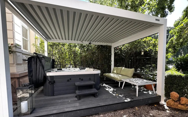 Historical Luxury Homes