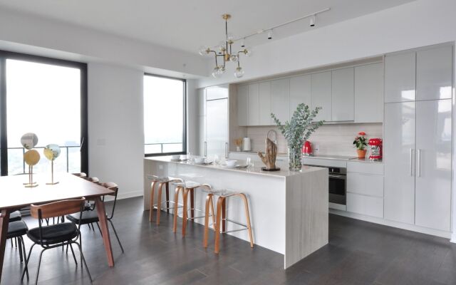 Tour des Canadiens Penthouse by Hometrotting