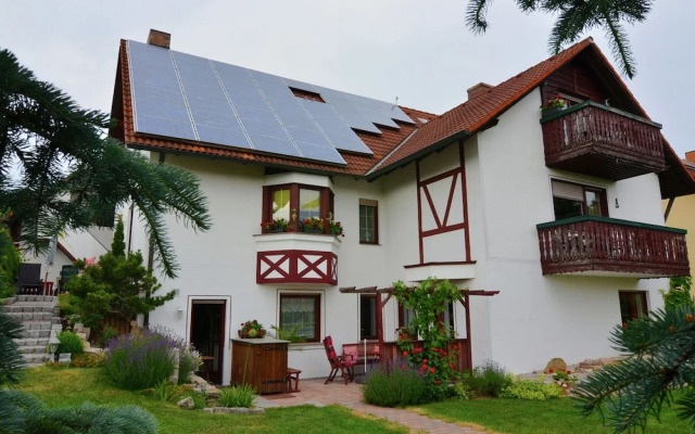 Quaint Apartment in Zeil am Main With Terrace