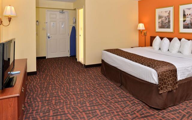 Best Western Louisville East Inn & Suites