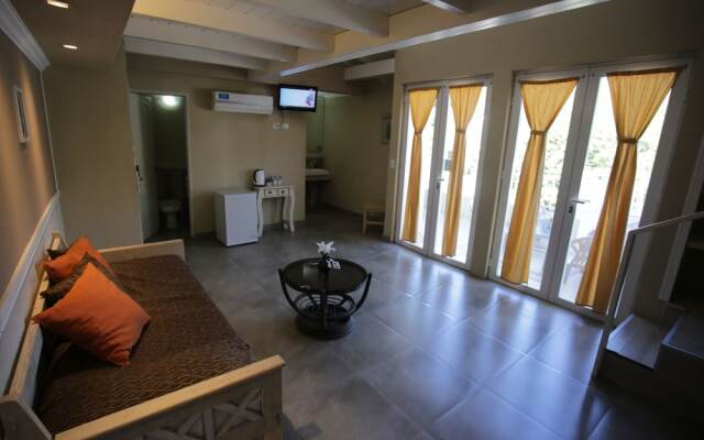 Club House Hotel
