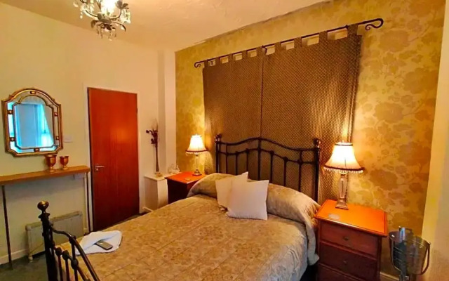 Hotel Babylon