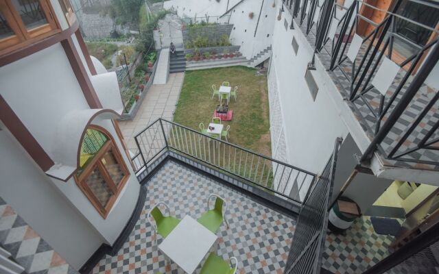 Mussoorie Estate by Dumnu Homes