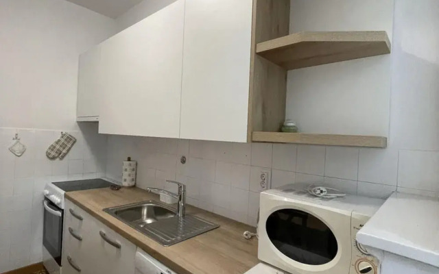 Pretty Apartment Near Golf Course