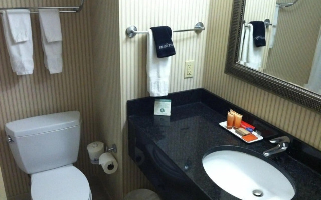 Salem Waterfront Hotel & Suites