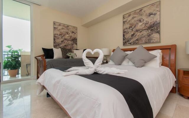 Stylish Modern 2bd 2bth Apt Near the Beach