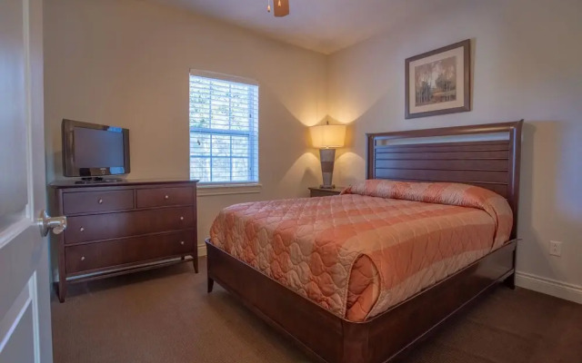 Quaint Quarters 4 Bedroom Villa by RedAwning