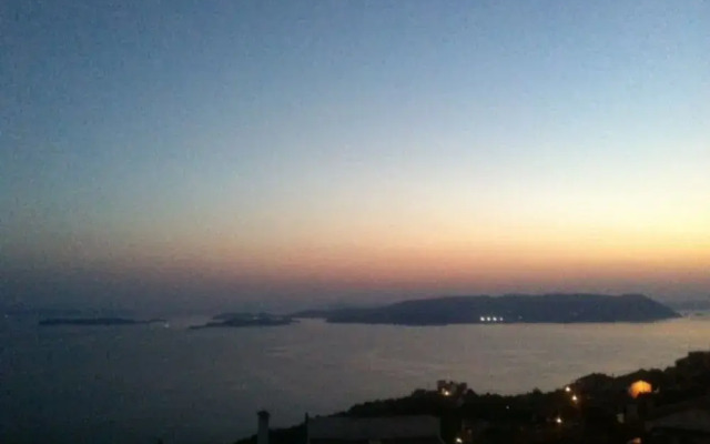 Persefonis view house