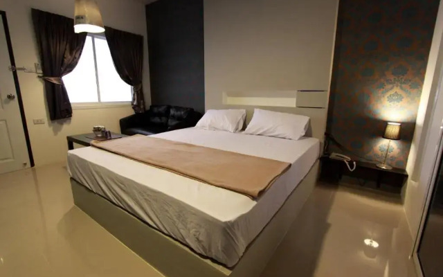 Bearing 26 Hotel
