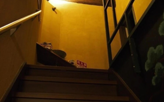 Mad Cat Hostel Osaka & Bar