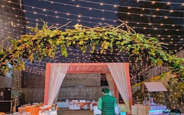 Fabhotel Aanya Suites