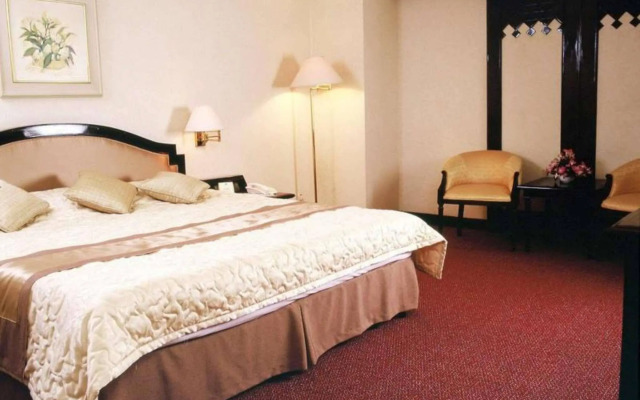 Grand Cempaka Business Hotel