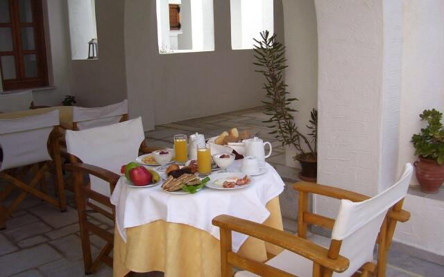 Hotel Roussos Beach