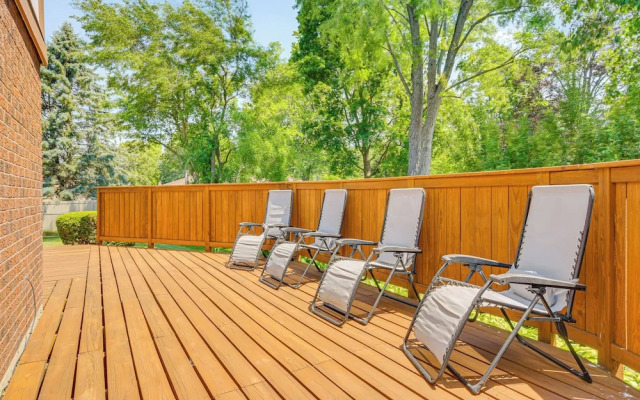 Bike & Kayak: Lakefront Prospect Heights Home