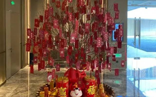 Qianyi Hotel (Yulin Jincheng Center Pedestrian Street Store)