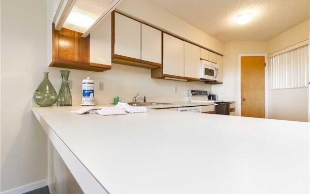 Hibiscus 203A - Two Bedroom Condo