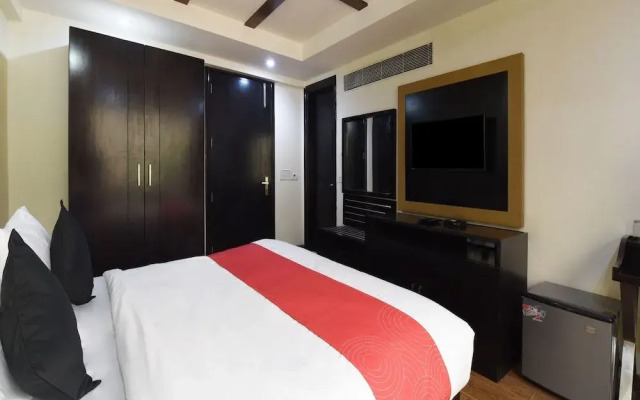 Edition O 30029 Hotel Blue Moon