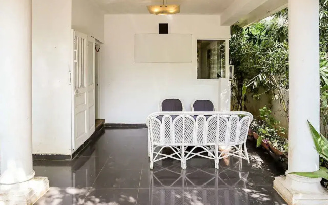 OYO 10483 Hotel The Signature Crest