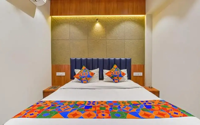 Fabhotel Udhna Inn