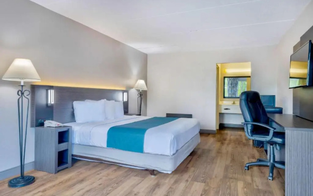 Econo Lodge Coliseum