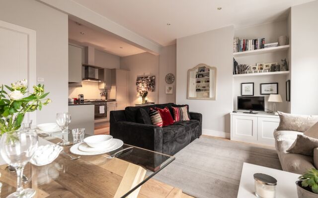 Bright Family Home close to Wandsworth Common