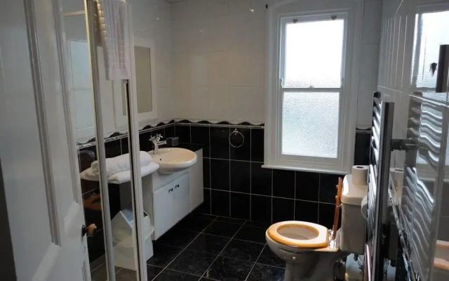 Albert & Victoria Hotel