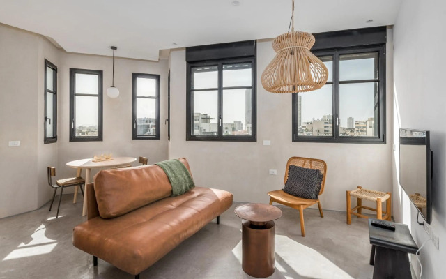 Trendy and cosy apartment / Balcony